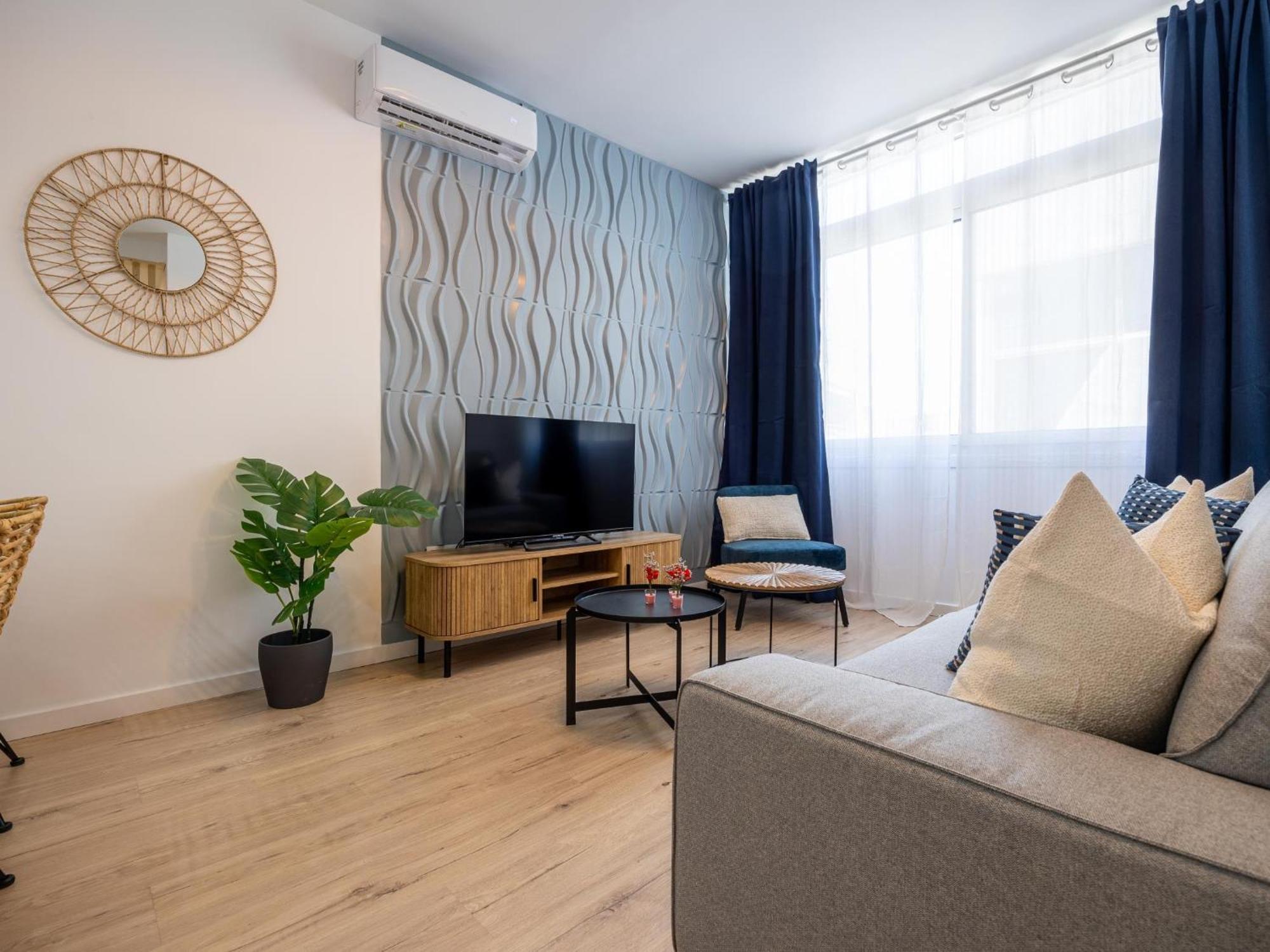 3 Pax Renovado Centro Wifi Ascensor Playa A 5 Min Parking Lejlighed